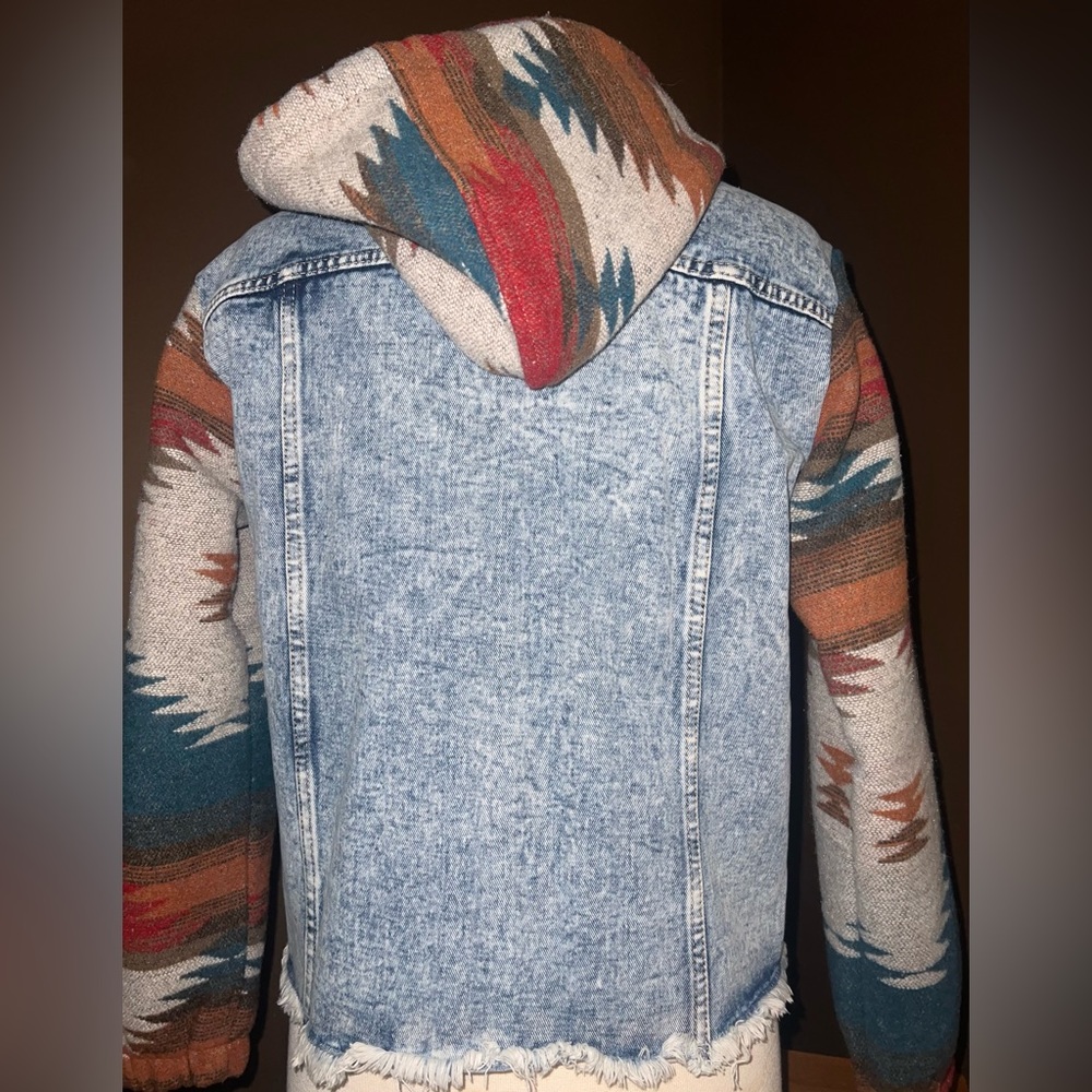 Aztec  Denim Jacket - Not Branded - Picture 5 of 8